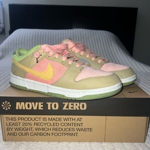 Nike Dunks - Sun Club Edition